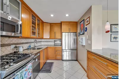 2352 Linwood Avenue 6C #6C, Fort Lee, NJ 07024 - Photo 13