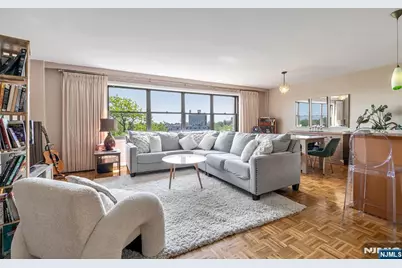 2352 Linwood Avenue 6C #6C, Fort Lee, NJ 07024 - Photo 5