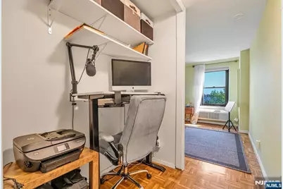 2352 Linwood Avenue 6C #6C, Fort Lee, NJ 07024 - Photo 17