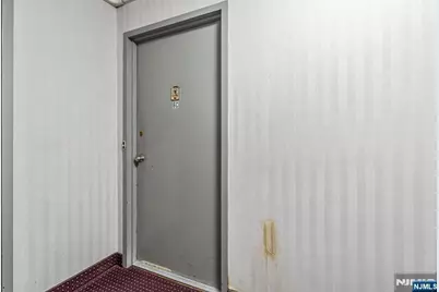 2352 Linwood Avenue 6C #6C, Fort Lee, NJ 07024 - Photo 27
