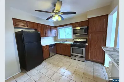 17 Daka Court 2 #2, Bloomfield, NJ 07003 - Photo 7
