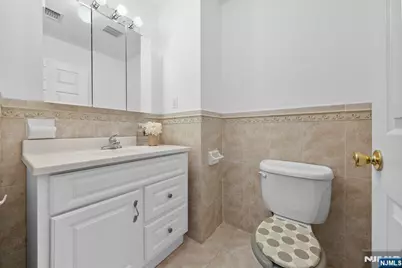 433 1st Street B #B, Palisades Park, NJ 07650 - Photo 9