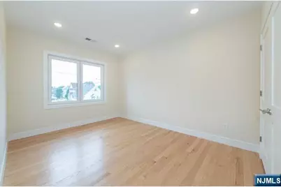 33 Van Dyke Street, Wallington, NJ 07057 - Photo 3