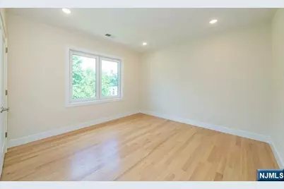 33 Van Dyke Street, Wallington, NJ 07057 - Photo 9