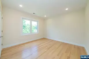 33 Van Dyke St, Wallington, NJ 07057 - Photo 9