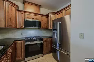 29-31 Freeman Street D-2, Newark, NJ 07105 - Photo 3