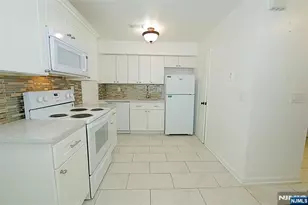 9 Village Way 4, Vernon, NJ 07462 - Photo 3