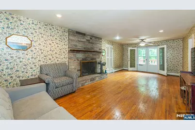 115 Hampshire Hill Road, Upper Saddle River, NJ 07458 - Photo 13