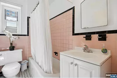 2215 N Central Road 4A #4A, Fort Lee, NJ 07024 - Photo 9