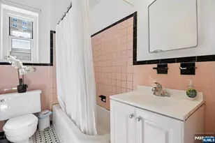 2215 N Central Road 4A, Fort Lee, NJ 07024 - Photo 9