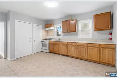 61 Holsman Street, Paterson, NJ 07522 - Photo 5