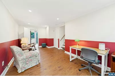 320 W Clinton Avenue, Bergenfield, NJ 07621 - Photo 15