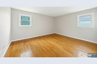320 W Clinton Avenue, Bergenfield, NJ 07621 - Photo 19