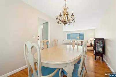 320 W Clinton Avenue, Bergenfield, NJ 07621 - Photo 9