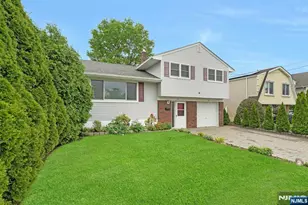 320 W Clinton Ave, Bergenfield, NJ 07621 - Photo 3