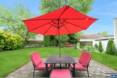 320 W Clinton Avenue, Bergenfield, NJ 07621 - Photo 29