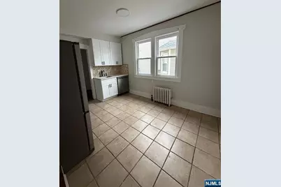 84 Hadley Avenue, Clifton, NJ 07011 - Photo 9