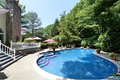 306 Windham Court, Wyckoff Township, NJ 07481 - Photo 3