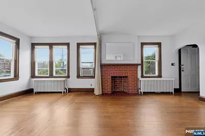 465 Oakdene Avenue 1 #1, Cliffside Park, NJ 07010 - Photo 7