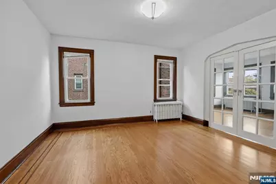 465 Oakdene Avenue 1 #1, Cliffside Park, NJ 07010 - Photo 3