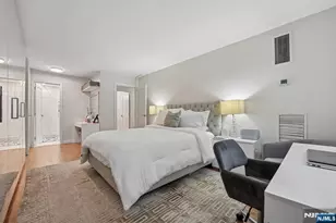 555 North Ave 1V, Fort Lee, NJ 07024 - Photo 13