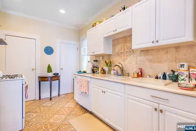 229 Tremont Avenue, Orange, NJ 07050 - Photo 17