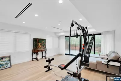 7 Adelaide, Edgewater, NJ 07020 - Photo 9