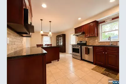 372 Main Street, Bergenfield, NJ 07621 - Photo 7