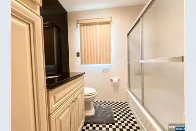 372 Main Street, Bergenfield, NJ 07621 - Photo 11