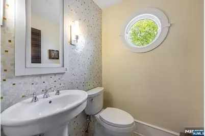 1115 Arcadian Way, Fort Lee, NJ 07024 - Photo 21