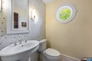 1115 Arcadian Way, Fort Lee, NJ 07024 - Photo 21