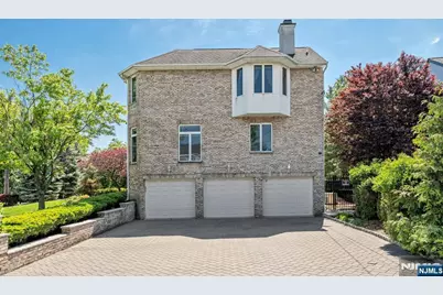 1115 Arcadian Way, Fort Lee, NJ 07024 - Photo 41