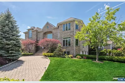 1115 Arcadian Way, Fort Lee, NJ 07024 - Photo 3