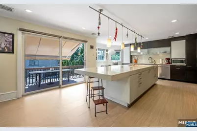 1115 Arcadian Way, Fort Lee, NJ 07024 - Photo 17