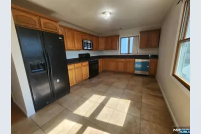 226 Newark Avenue 2 #2, Lyndhurst Township, NJ 07071 - Photo 3