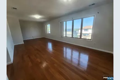 226 Newark Avenue 2 #2, Lyndhurst Township, NJ 07071 - Photo 5