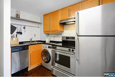 212 9th Street 4B #4B, Jersey City, NJ 07302 - Photo 3