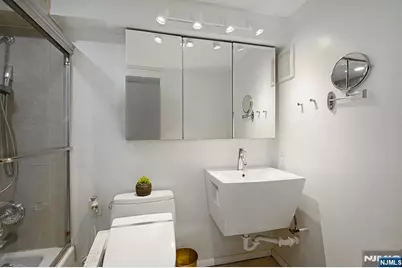 212 9th Street 4B #4B, Jersey City, NJ 07302 - Photo 7