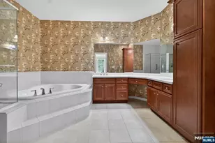 33 Windsor Ln, Ramsey, NJ 07446 - Photo 19