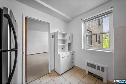 2345 Linwood Avenue 1E #1E, Fort Lee, NJ 07024 - Photo 9