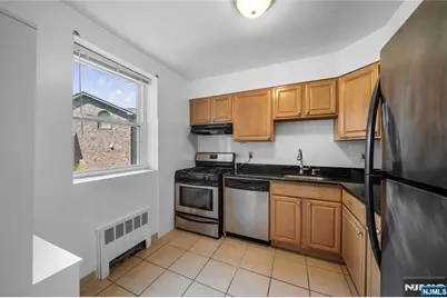 2345 Linwood Avenue 1E #1E, Fort Lee, NJ 07024 - Photo 7