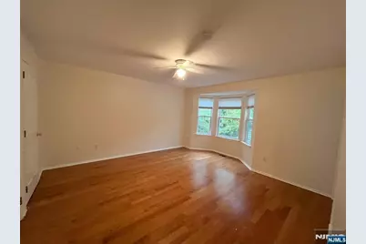 2417 Stanhope Court, Mahwah, NJ 07430 - Photo 13