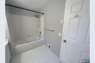 2417 Stanhope Court, Mahwah, NJ 07430 - Photo 15