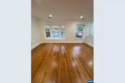2417 Stanhope Court, Mahwah, NJ 07430 - Photo 3