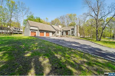 11 Carlough Road, Upper Saddle River, NJ 07458 - Photo 3