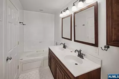 453 Albany Court, West New York, NJ 07093 - Photo 11