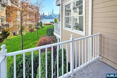 453 Albany Court, West New York, NJ 07093 - Photo 7