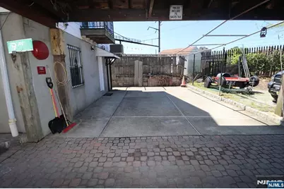 15 Garibaldi Avenue, Newark, NJ 07114 - Photo 25