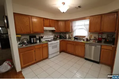 15 Garibaldi Avenue, Newark, NJ 07114 - Photo 9