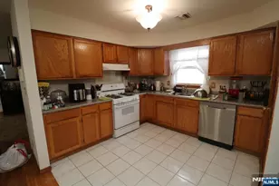 15 Garibaldi Ave, Newark, NJ 07114 - Photo 9
